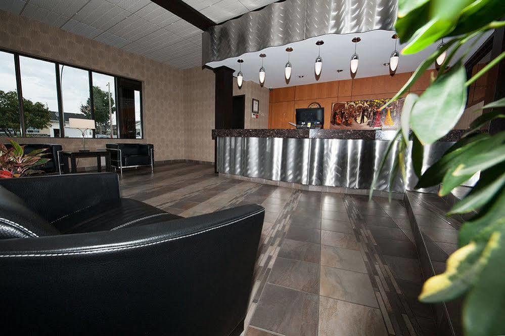 Hotel Le Hauterive Baie-Comeau Bagian luar foto