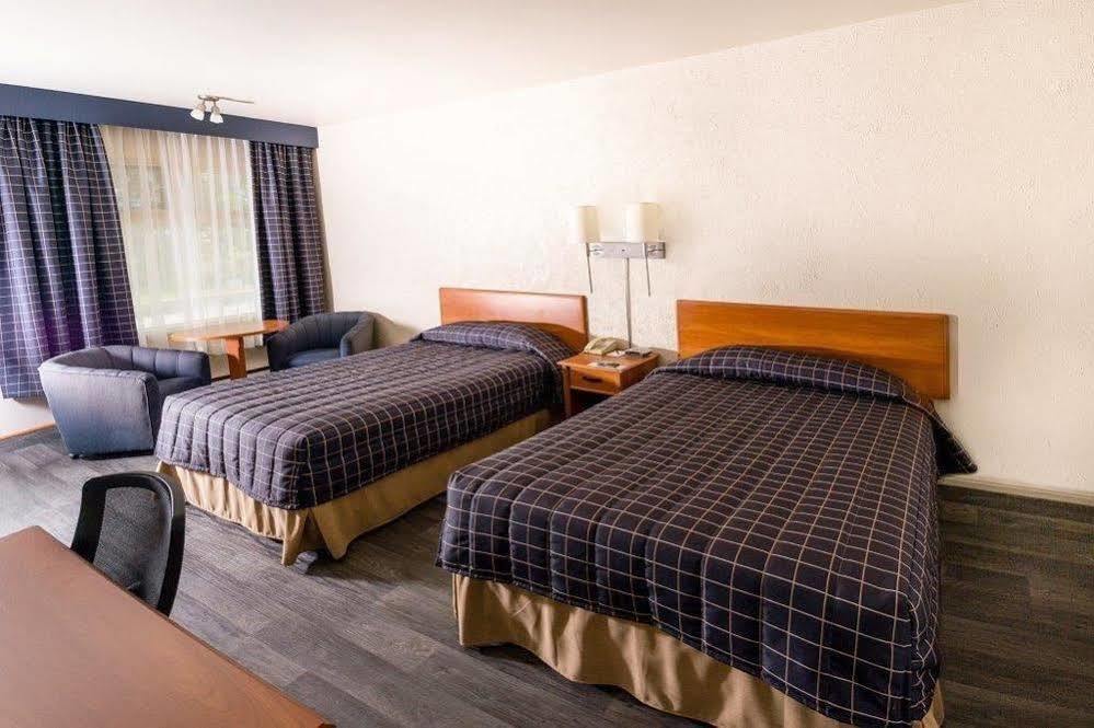 Hotel Le Hauterive Baie-Comeau Bagian luar foto